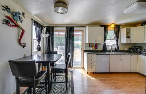 Darrington Rental with Private Yard and Mountain Views - Foto 8