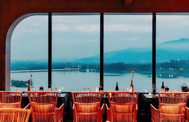 Mount Emei Zhizhu Resort Hotel - Photo 62