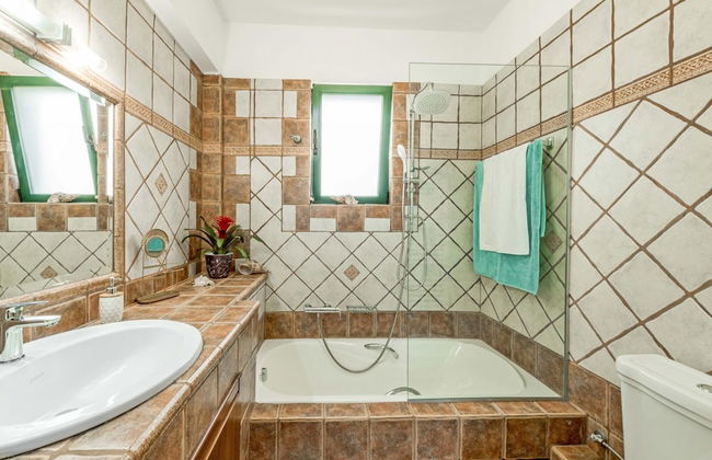 Villa Eagles - With Private Pool - Foto 28