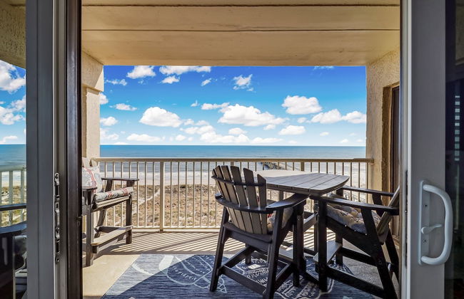 Beach Condo Miles-long Views Sand and Sea, Access to Private Fishing Pier by RedAwning - Foto 30