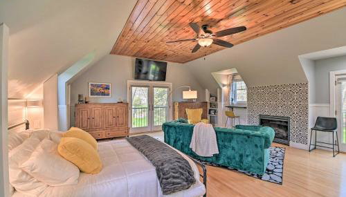 Stylish Studio with Fireplace about 3 Mi From Dtwn! - Foto 1