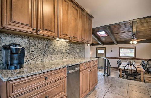 Indian Lake Retreat with Wet Bar and Covered Deck - Foto 11