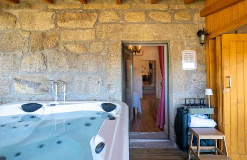 Castelo Gerês - Exquisite Eco-Cottage - jacuzzi - Foto 28