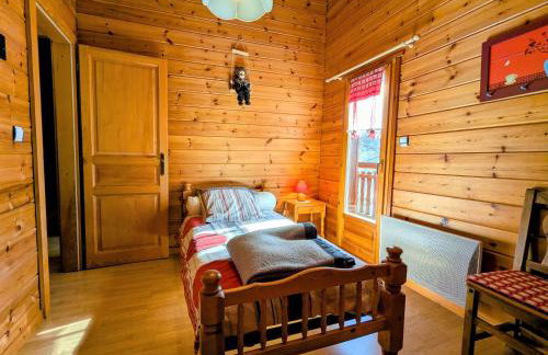 Chalet confortable avec 4 chambres, cheminée, grand terrain, proche pistes et lac - Foto 24
