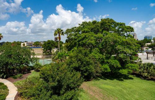 Delightful Studio Condo with Garden View Balcony 7 Mins to Universal - Foto 17