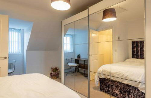 Family-Friendly 4-Bedroom House in Moston with Parking and Garden - Foto 16