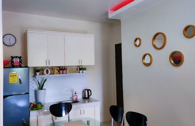 Serene 2BR Escape Poolside Bliss - Foto 8