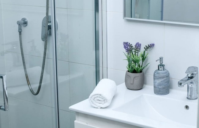 Stylish Coastal Oasis by Sea N' Rent - Foto 19