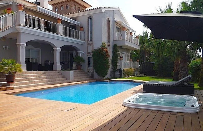 Luxury Villa With Pool & Jacuzzi - Foto 1