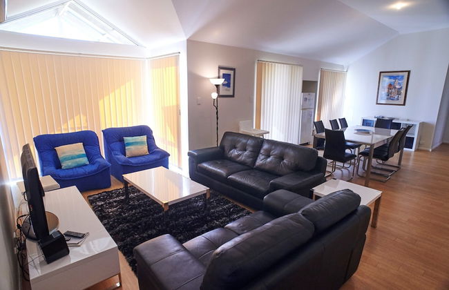 Golf and Beach Retreat - Photo 8