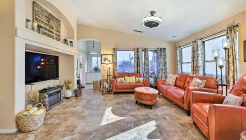 Close to Golf and Hikes! Goodyear Retreat with Pool - Foto 4