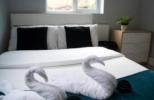 Stylish 2-Bed Garden Flat, 5 Mins to Brixton - Photo 17