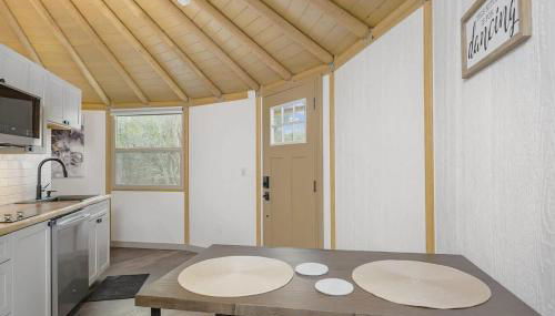 Ophelia Luxury Yurt-Cabin - Canyon Lake - Hot Tub - Foto 4