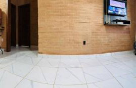 Flat com 2 quartos 2 banh AR e uma vista espetacular na área central de GV com cozinha completa-Bom p grupos ou familias ou empresas - Foto 8