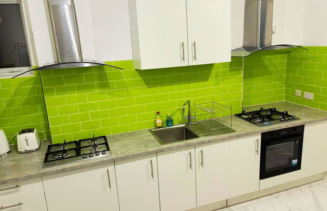 PRIVATE ROOMs In TOWN CENTRE FREE PARKING WIFI AND PATIO WITH AA STAY LTD - Foto 14