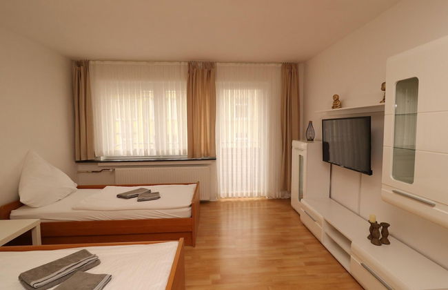 Stylish Holiday Apartment - Photo 13