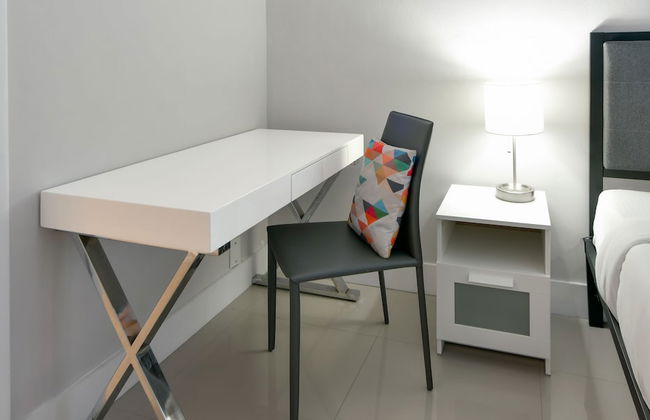 Artrageous on the river By RocketStay - Photo 39