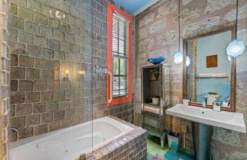 Vibrant Location Artistic Home Downtown King Bed - Foto 24