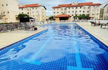 Apartamento 100 metros da praia com piscina - Foto 1