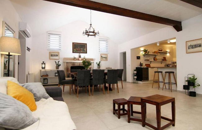 Secluded Oasis With Pool, Outdoor Kitchen, & Landscaped Terraces - Foto 15