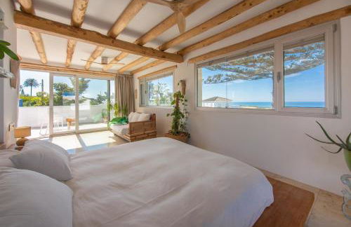 Exotic Beachfront Retreat Handcrafted Bohemian Luxury - Foto 1