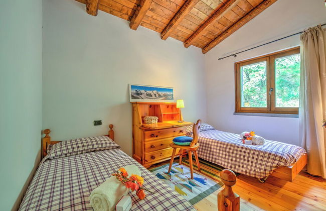 Magic Woodland Escape Lake View - Photo 4