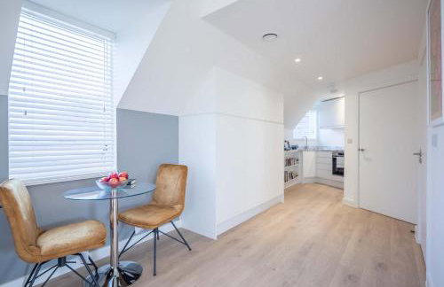 Beautiful Central Apt With Parking - Foto 13