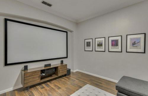 Spacious and Luxury Home w Cinema Room and Pool - Foto 3
