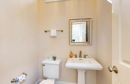 Luxury cottage with pools & multiple decks, 1/2 block to beach - Foto 30