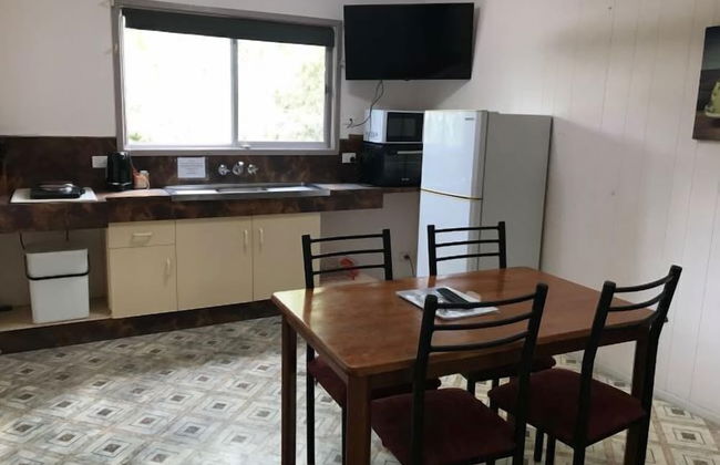 Bush Village Holiday Cabins - Photo 41