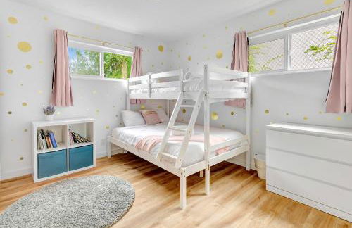 Modern Family Home w/Pool and Hot Tub - Foto 11