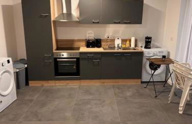 Moderne Wohnung für 4 Personen mit extra Schlafzimmer, Wohnzimmer & Balkon - Photo 9