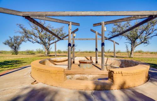 Secluded Ranch with Courtyard about 4 Mi to Odessa! - Foto 40