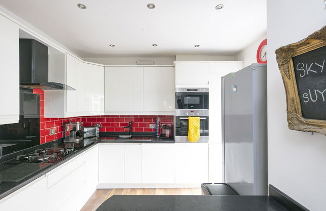 Urban Retreat Hot Tub Bar Ev Charger - Foto 8