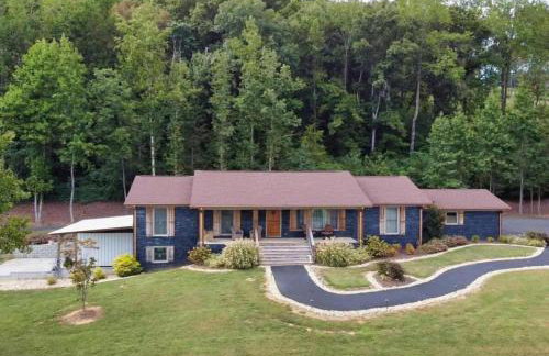 Southern Comfort Retreat with a private hot tub - Foto 14