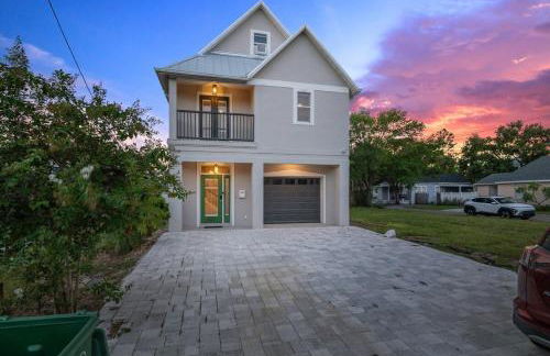 Heart of Tampa Hyde Park 4 Bedroom House - Located Near Hyde Park Village, SoHo and Local Beach - Spacious and Comfortable Stay in Perfect Location - Great for Families and Groups Visiting Tampa Near Airport! - Foto 6