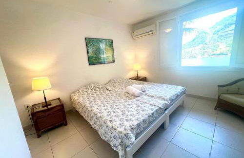 Vista dos sonhos na beira do mar de Angra com pier - Foto 56