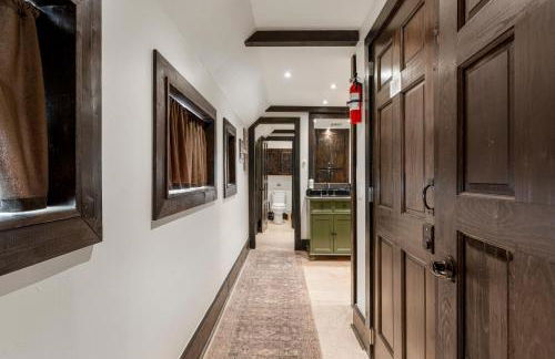 Castle Stay by Gathering Place Hot Tub & Fire Pit - Foto 65