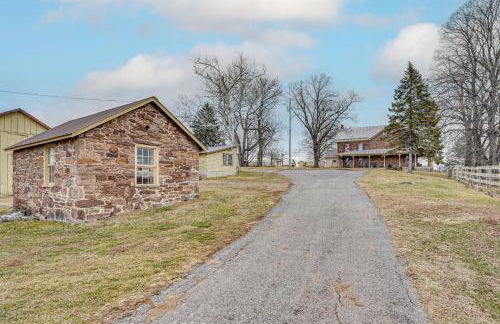 Rural and Historic Detour Escape with Horses On-Site! - Foto 38