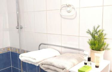 Le Parisien T1Antony-Berny by Beds4Wanderlust - 35m2 avec Balcon - Aéroport Orly 5miles - Train Station RER B ORLYVAL 1mile - Foto 11