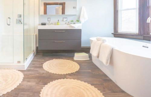 Elegant Shaw 5BR with Comfort in Mind ABODEbucks - Photo 27