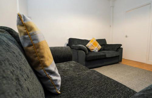 Comfy 4 Bed House near Notts City Centre - FREE Parking - Foto 33