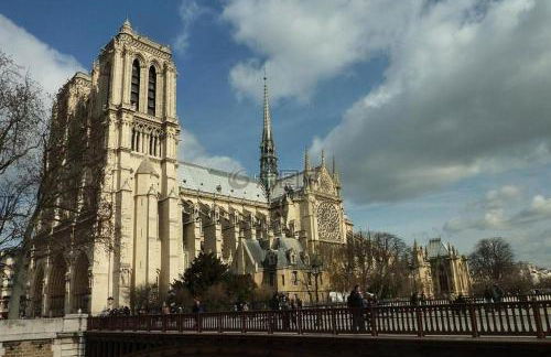 A Cozy Parisian Nest by Notre Dame - Foto 1