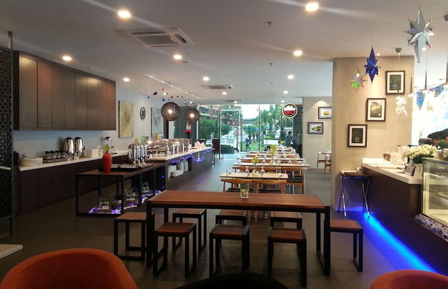 Marina Travellers Suite SKY Karamunsing - Photo 23