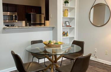 Newly Furnished 1BR Apartment w/ Hermann Park View - Foto 4