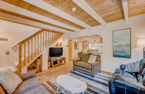 Cabin in the Woods - Photo 6