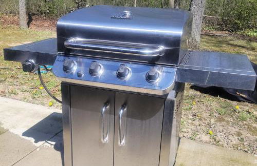 Charming Country Cabin- Cozy, Scenic View, HOT TUB, near CMAC - Foto 31