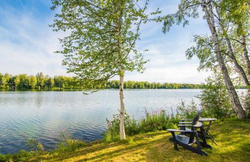 Serene Four Bedroom Lakefront Home - Foto 22