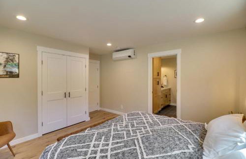 Lakeside Cabin with Hot Tub 3 Mi to Flathead Lake! - Foto 14