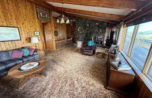 Charming Riverfront Guest House with Deck Overlooking Madison River, Near Ennis, Montana - Foto 16